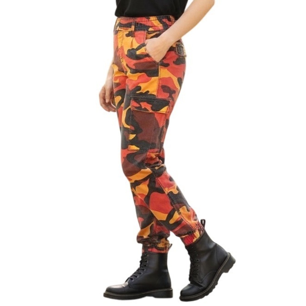 🌸3/$15🌸 Bold Red Yellow Camouflage Elastic Waist High Rise Cargo Pants Sz 1/25